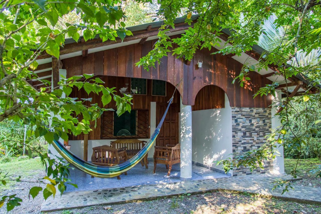 Cabinas Iguana Lodge *
